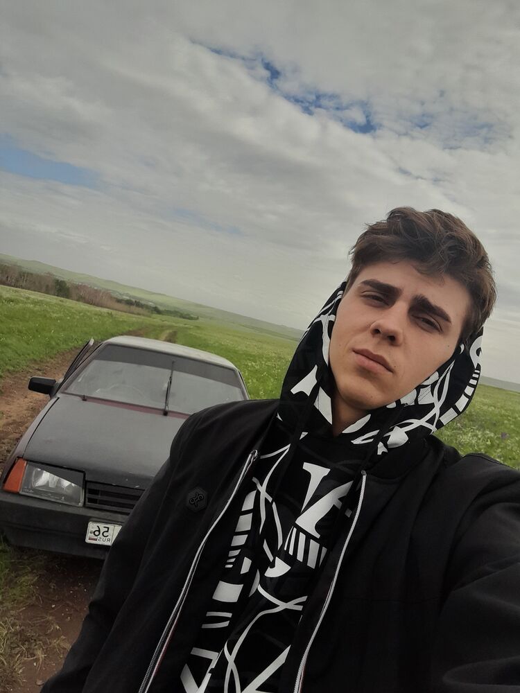  ,   Anton, 23 ,   c 