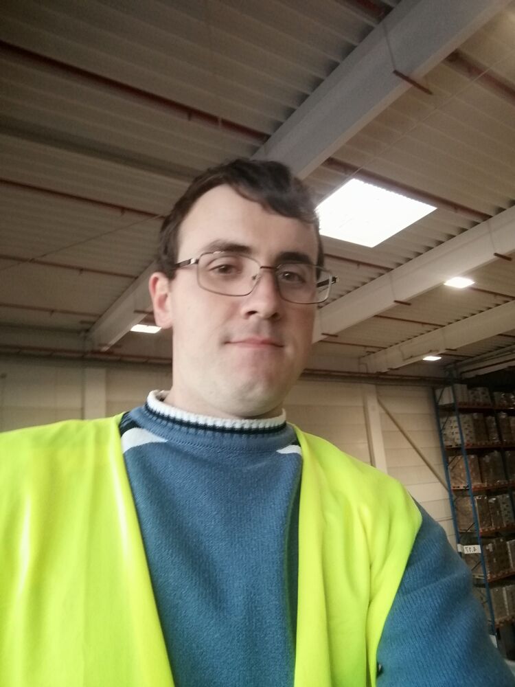  ,   Sergiu, 32 ,   ,   , c 