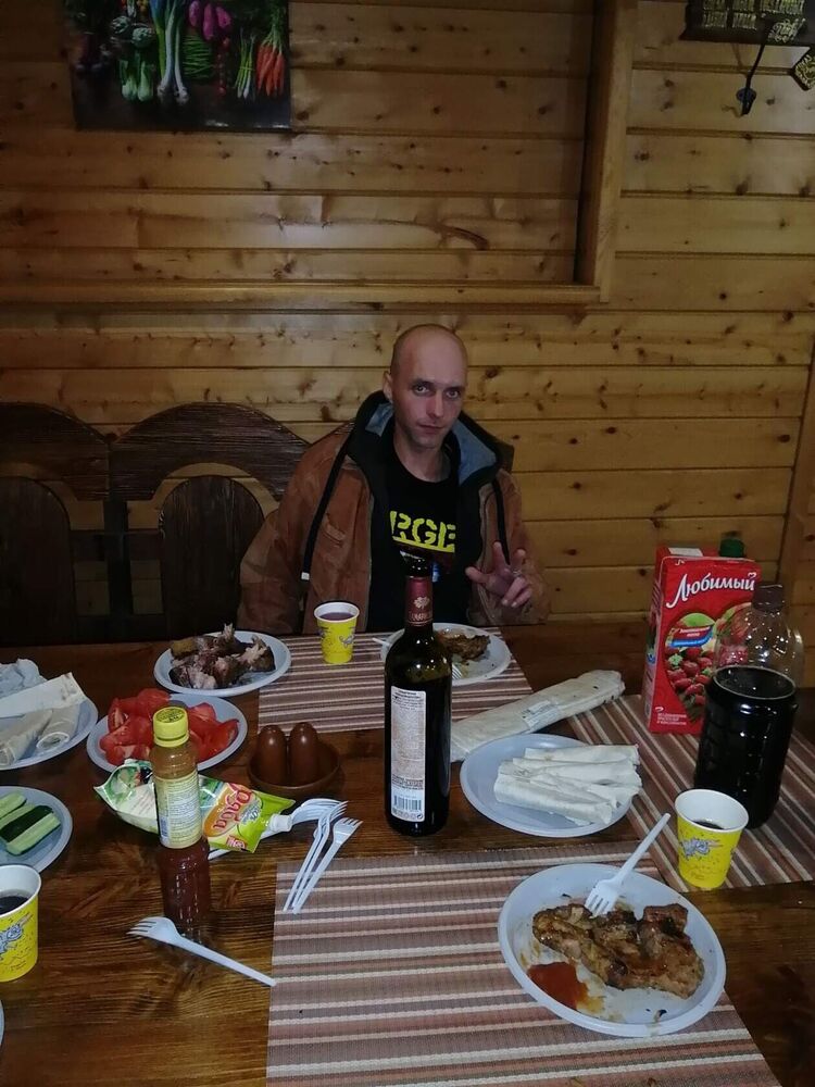  28488446  Ivan, 38 ,    