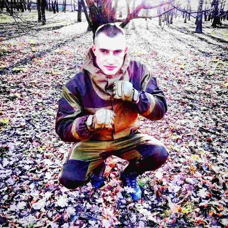  18523826  , 33 ,    