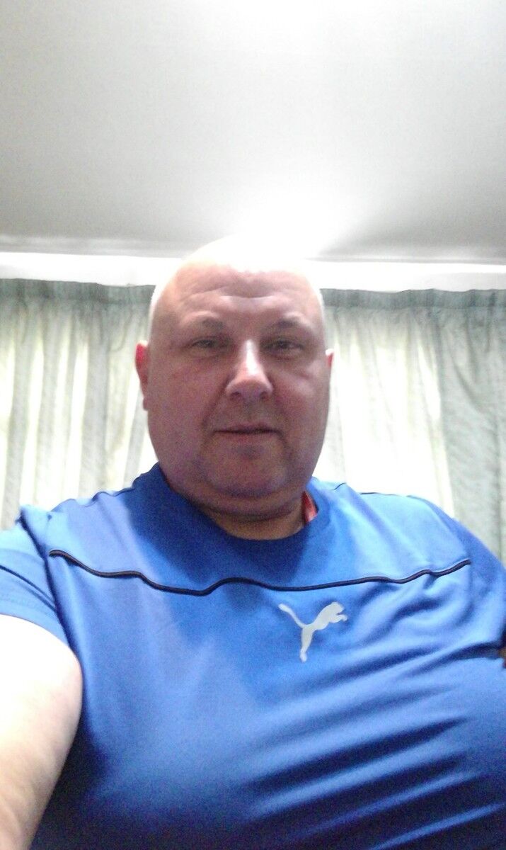  11881866  Hristo, 48 ,    