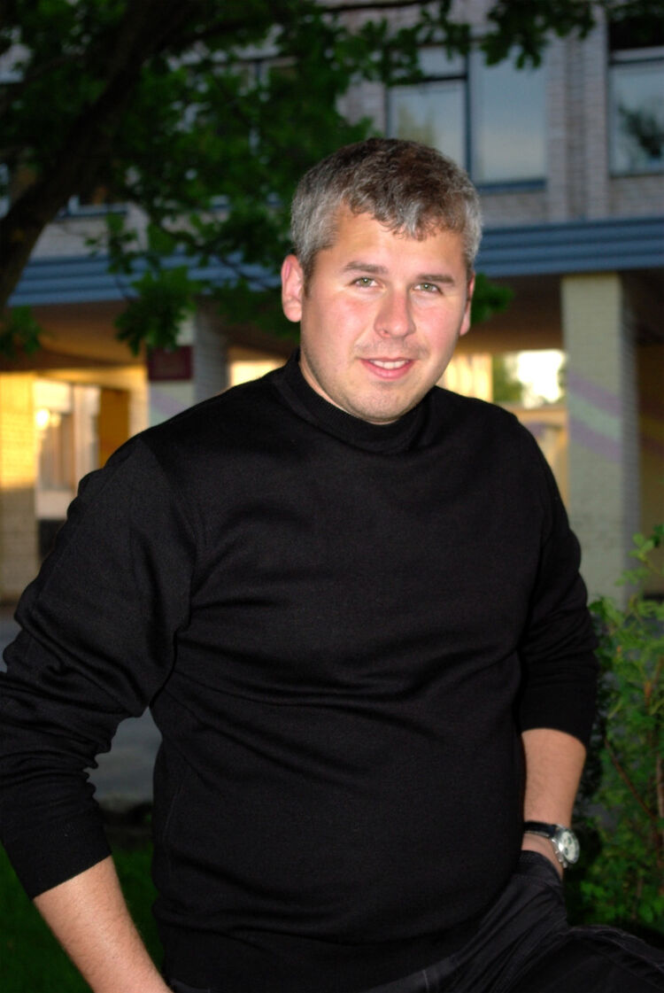  ,   Artur, 42 ,   