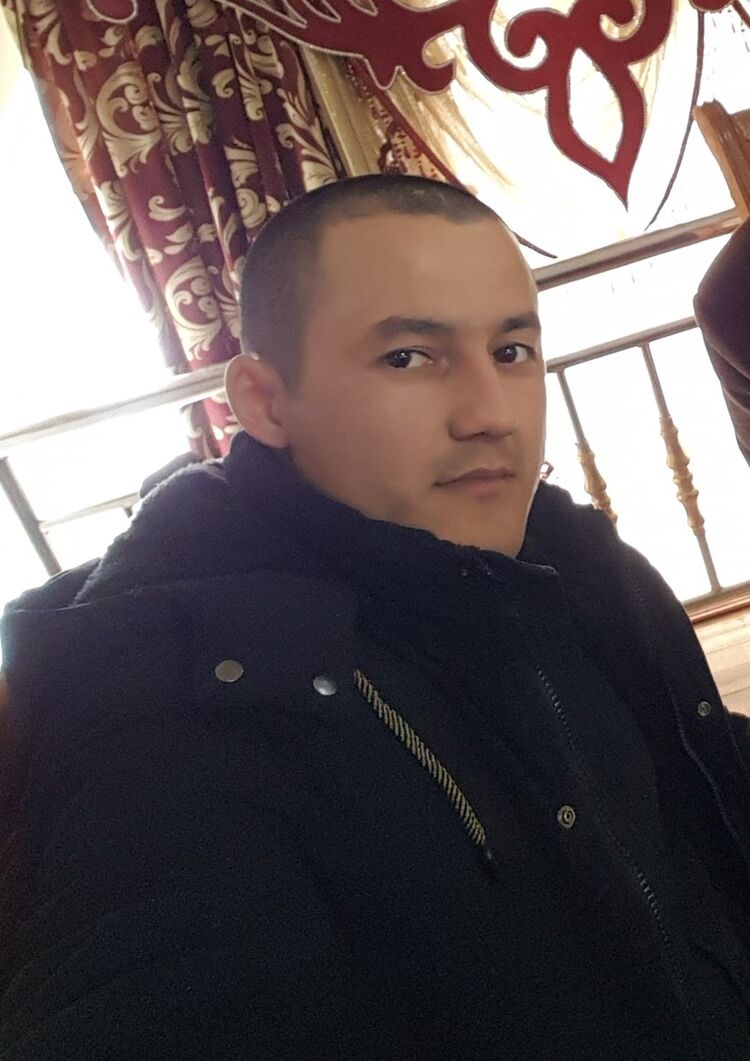  ,   Khan, 33 ,     , c 