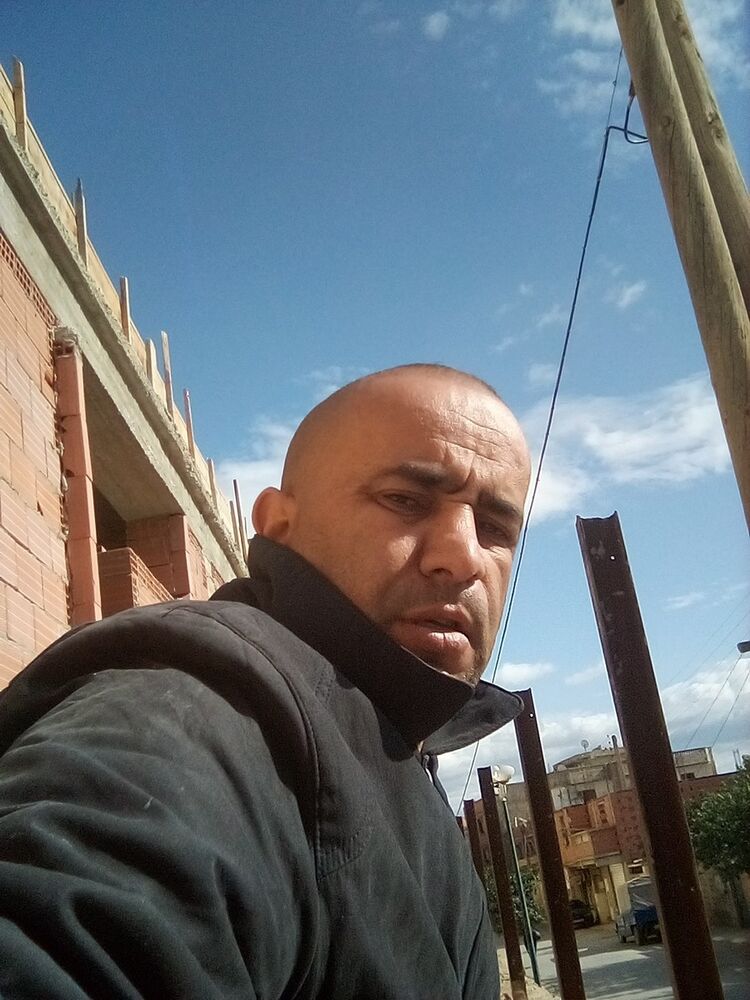  17893576  Meziani, 46 ,    