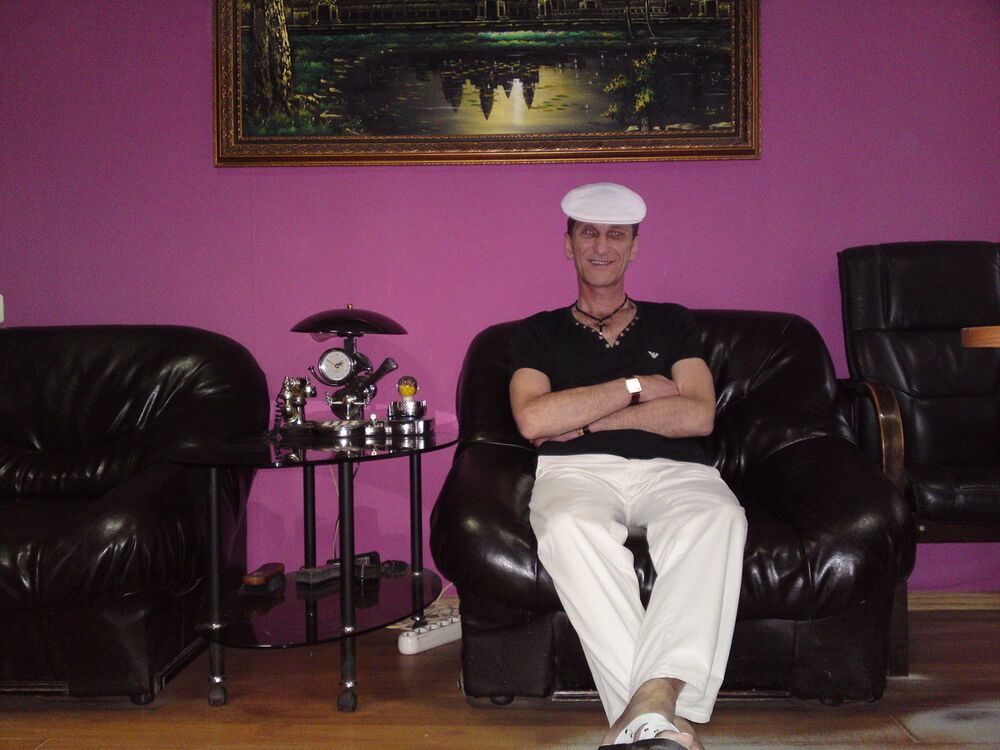  9584956  Vlad, 45 ,    