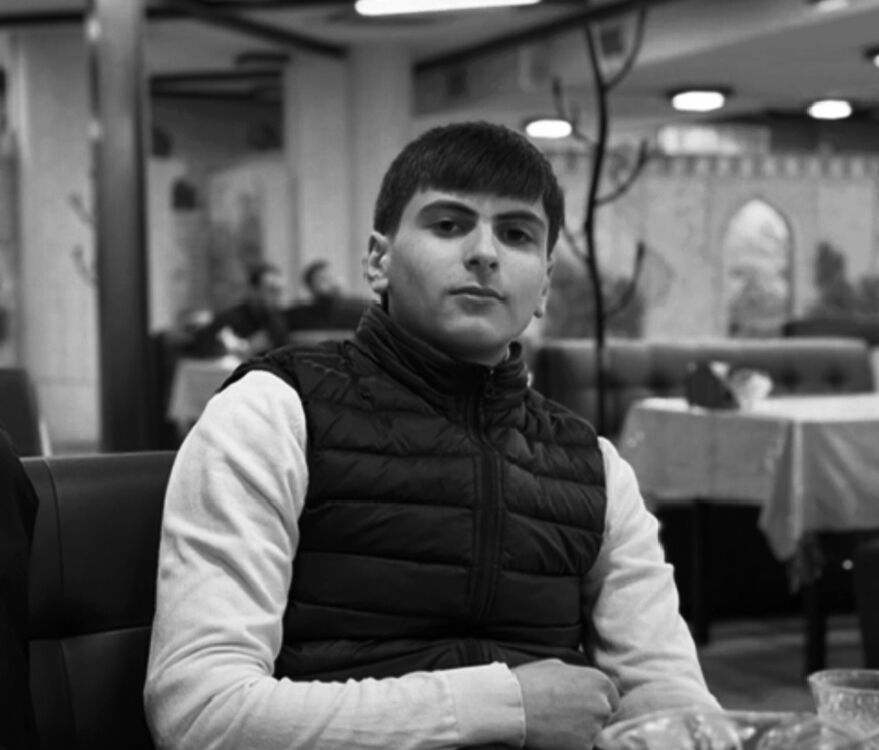  ,   Anar, 24 ,   ,   
