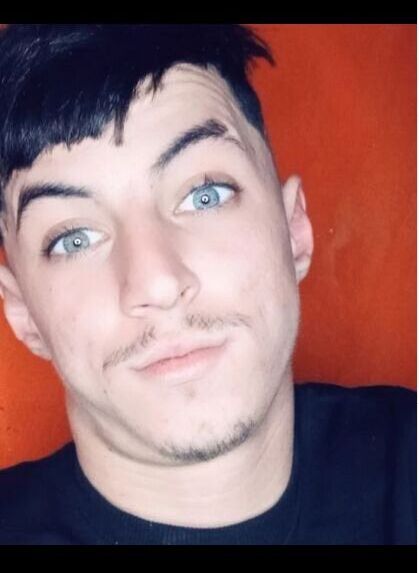  Algiers,   Yacine, 25 ,   ,   
