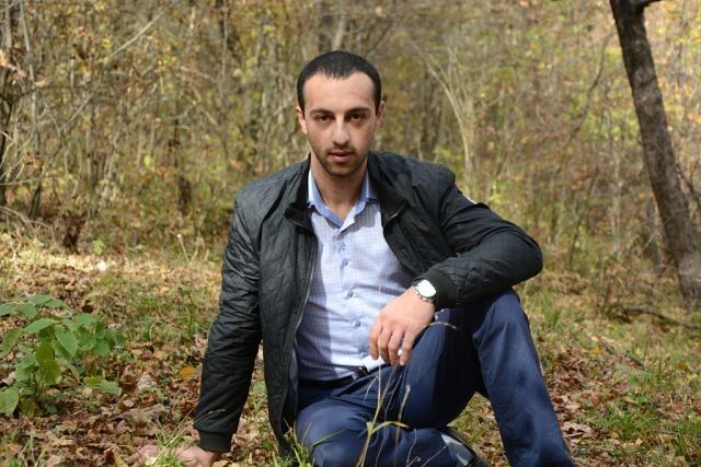  ,   Taron, 34 ,   