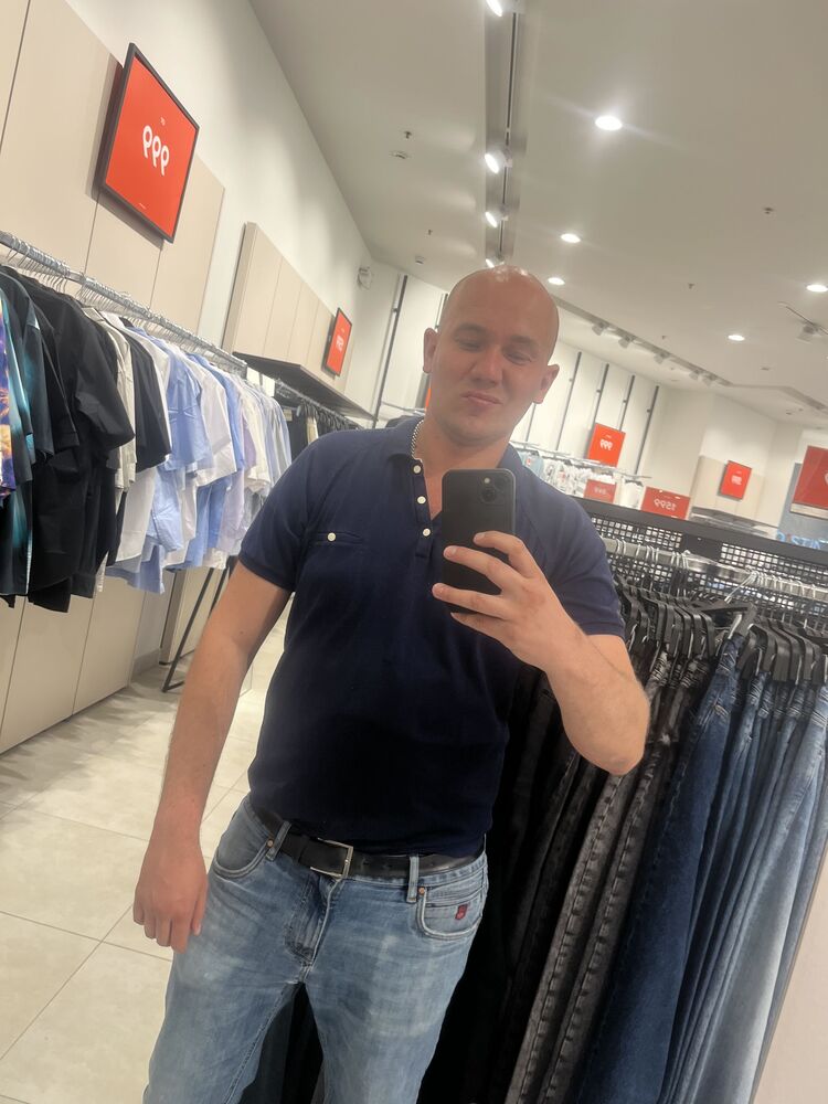  46862586  Anton, 28 ,    
