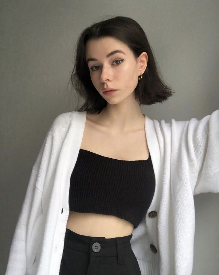  ,   Julia, 25 ,   ,   