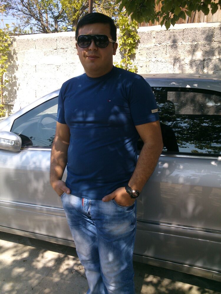  ,   Alex, 34 ,   