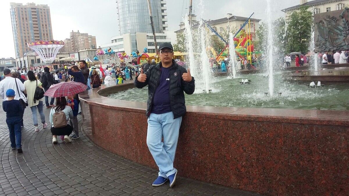  12468126  Temur, 47 ,    