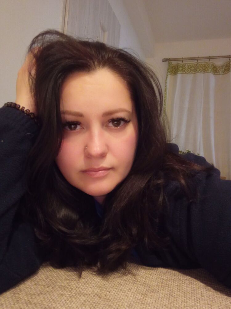  39192036  Iryna, 41 ,    