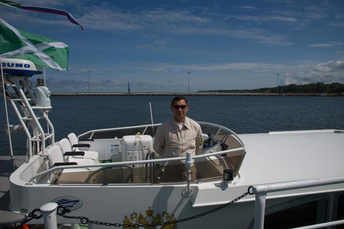  ,   Artem, 45 ,   ,   , c 