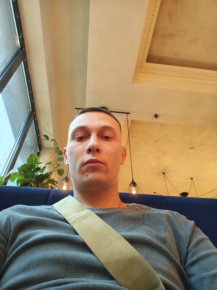  48615266  Maks, 29 ,    