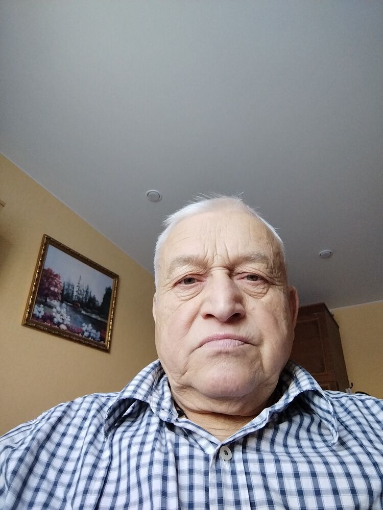  ,   Victor, 76 ,   ,   