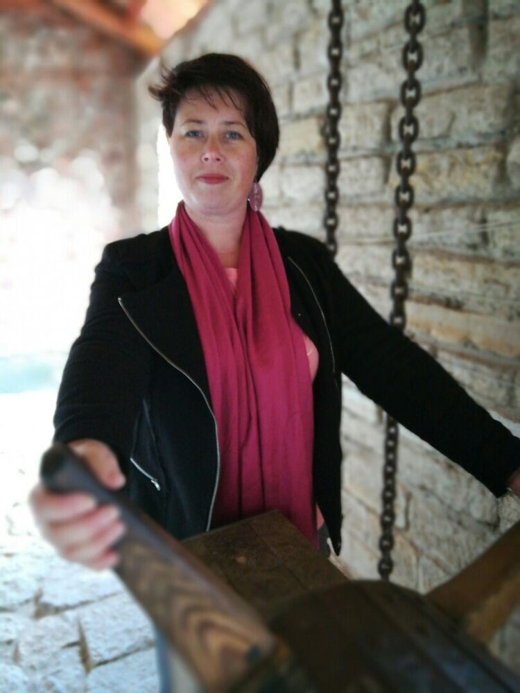  ,   EisenFrau, 51 ,   