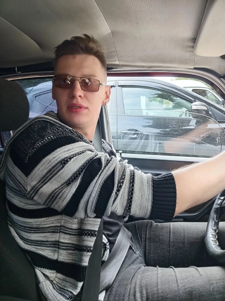  47503356  Viktor, 31 ,     