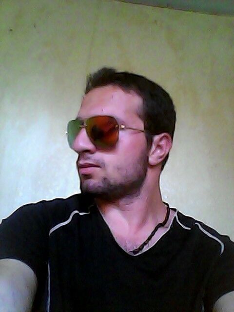  9009136  Derek, 33 ,    