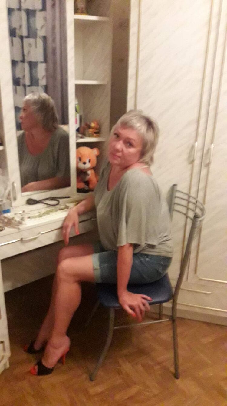  38876436  Taniz, 52 ,    
