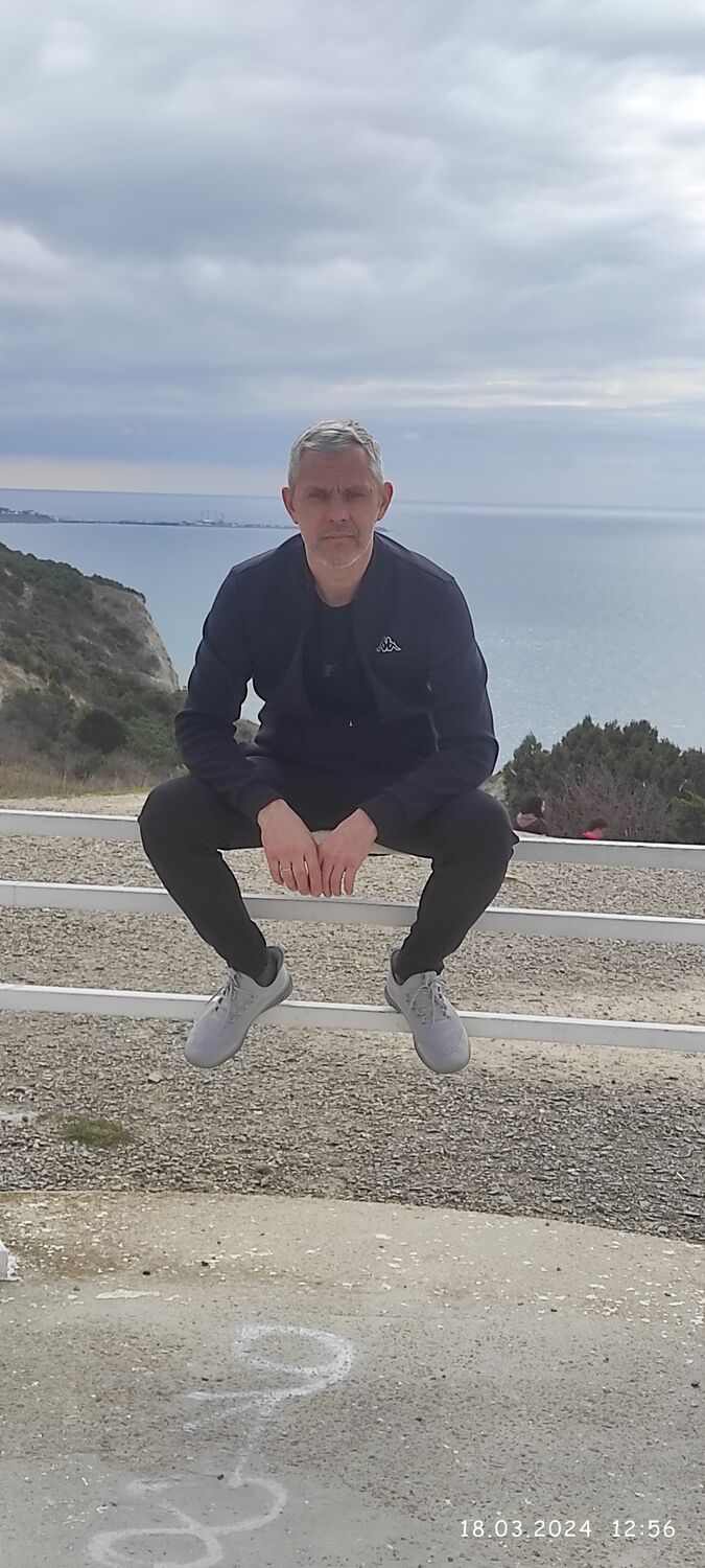  ,   Makc, 43 ,   c 