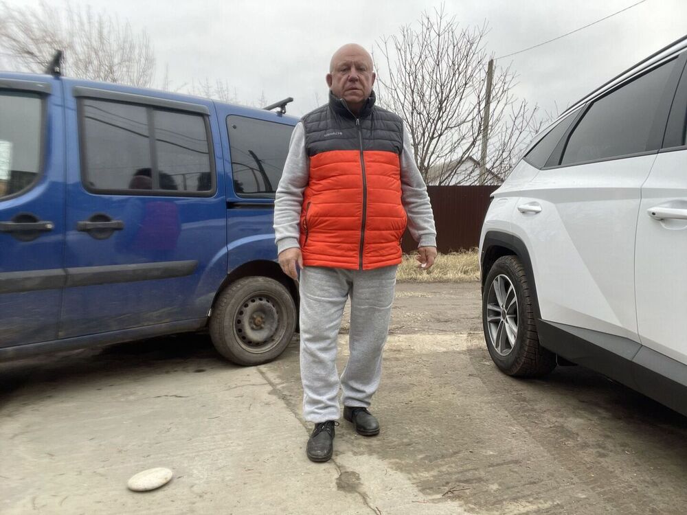  ,   Nikolay, 72 ,   c 