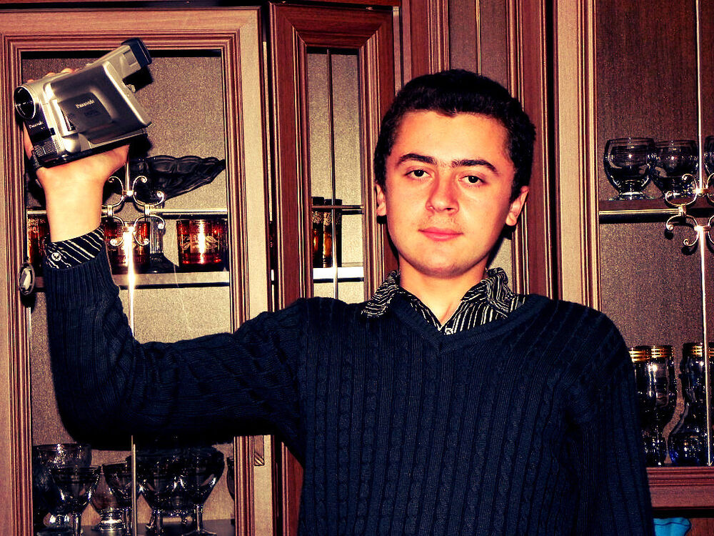  4408226  Mamuka, 38 ,    