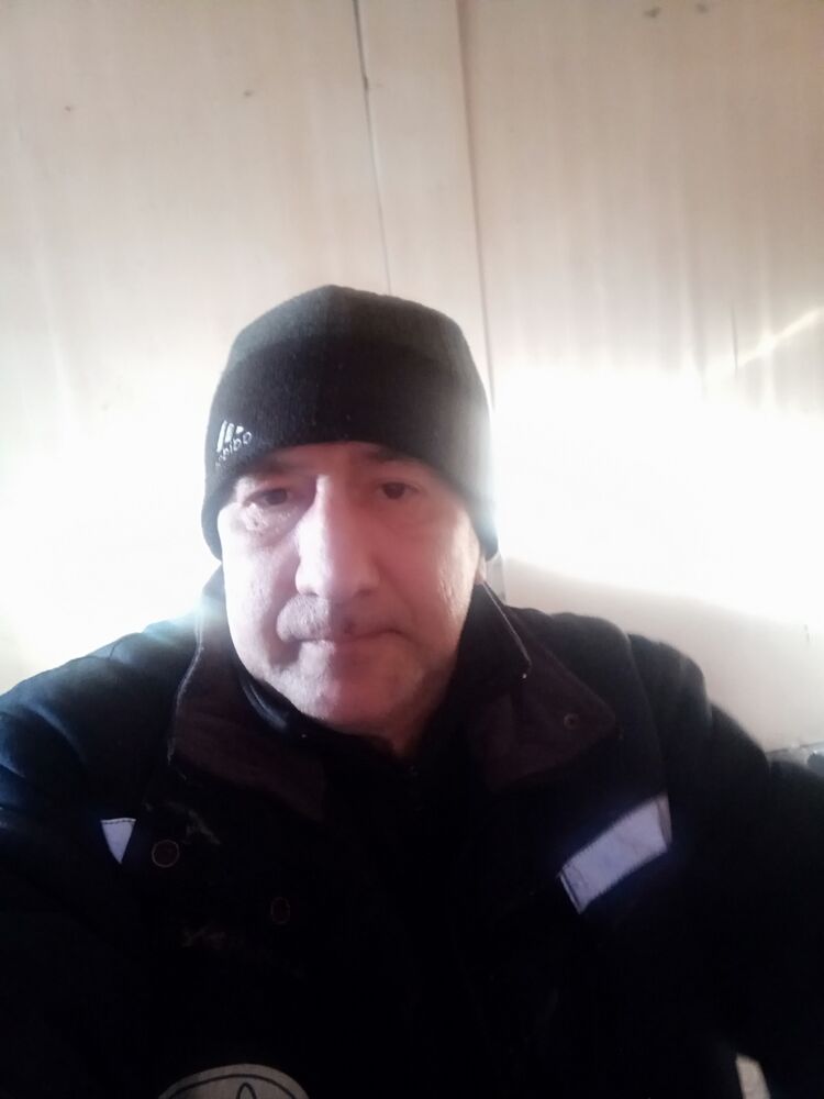  40786896  Alex, 53 ,    
