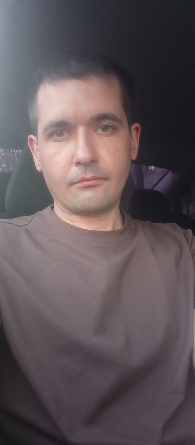  51147546  Alexander, 32 ,    