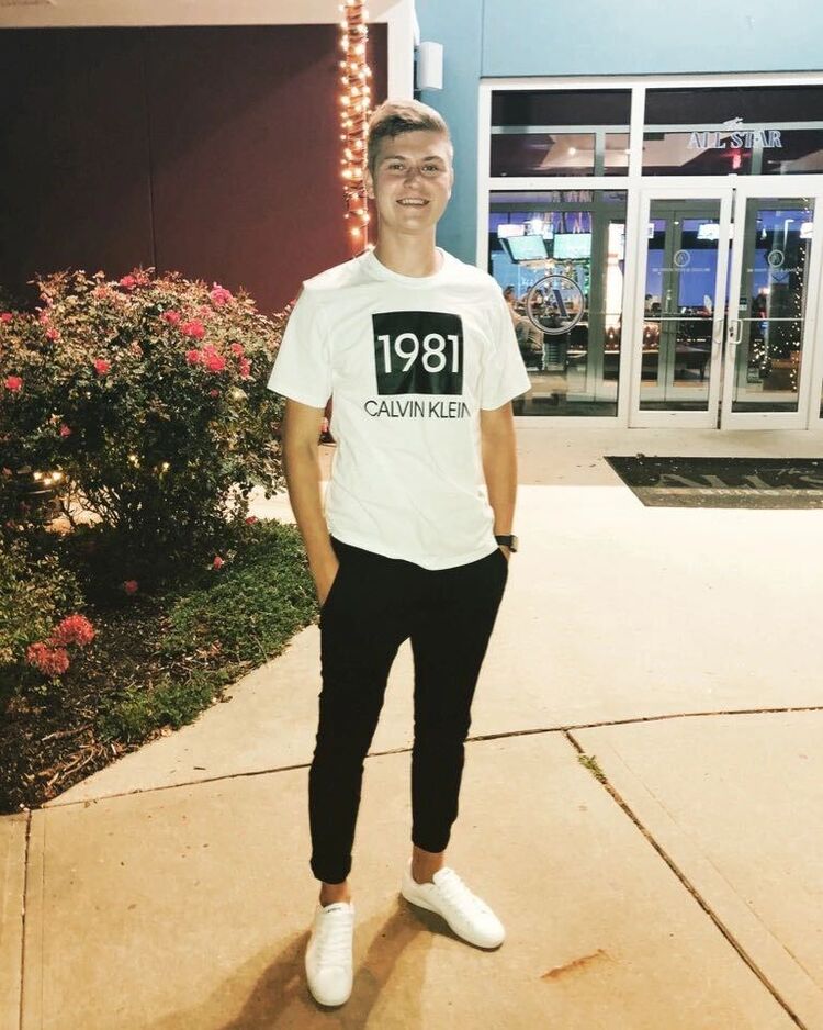  27826586  Andrey, 30 ,    