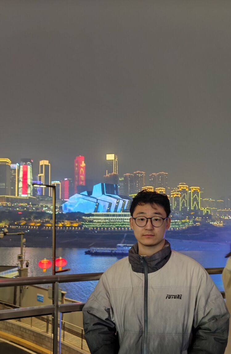  53466746  Luke, 27 ,    