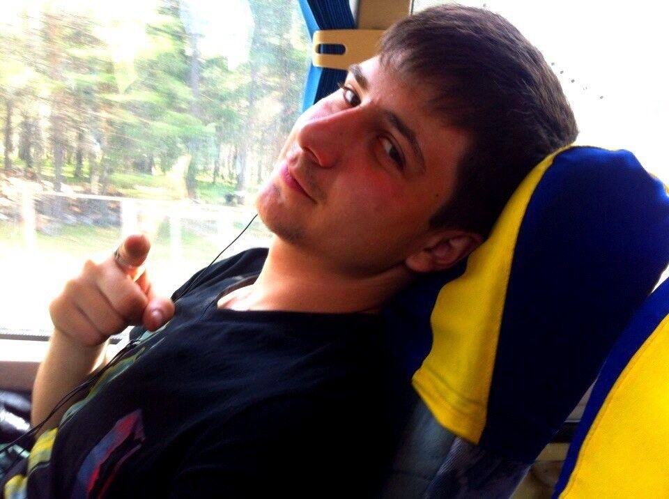  11984086  Evgeni, 28 ,    