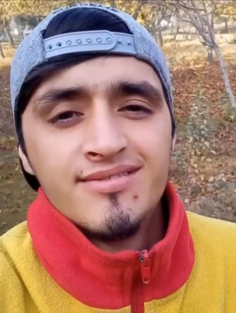  52932196  Abdurakhmon, 29 ,    