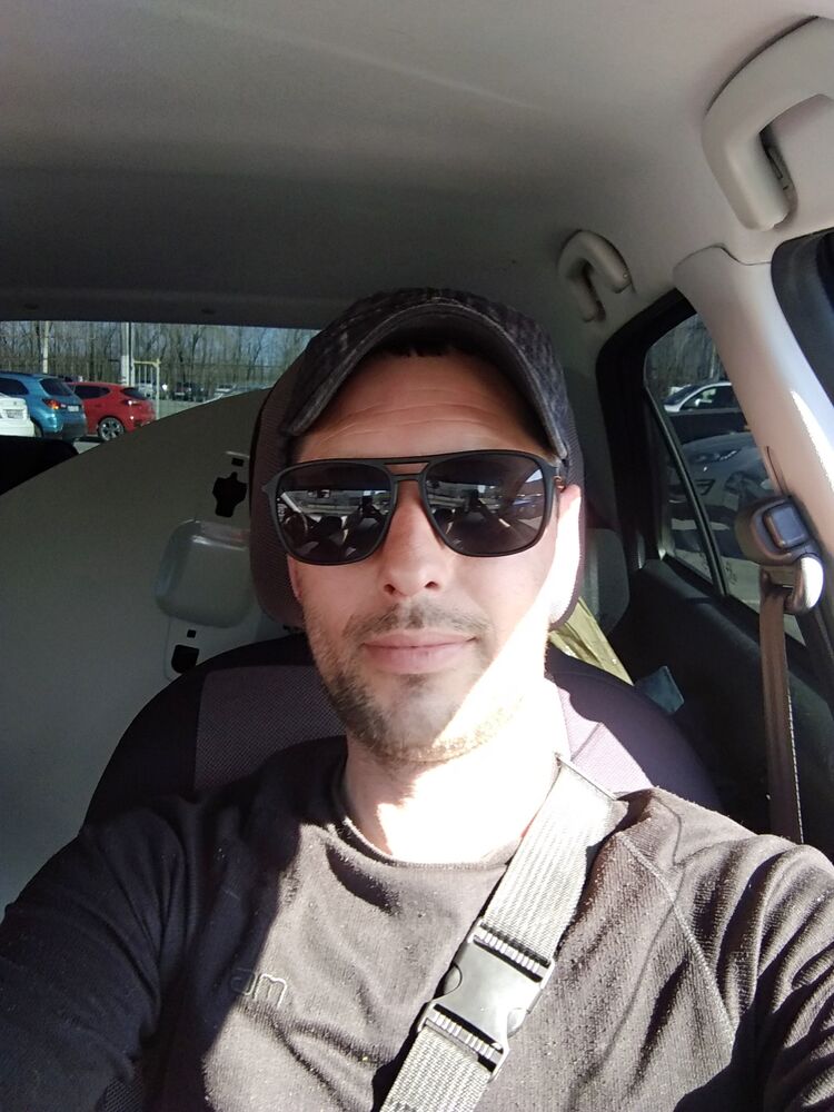  33792266  Anatoly, 42 ,    