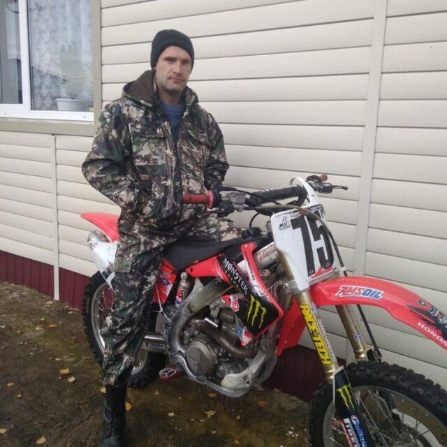  46227076  , 37 ,    