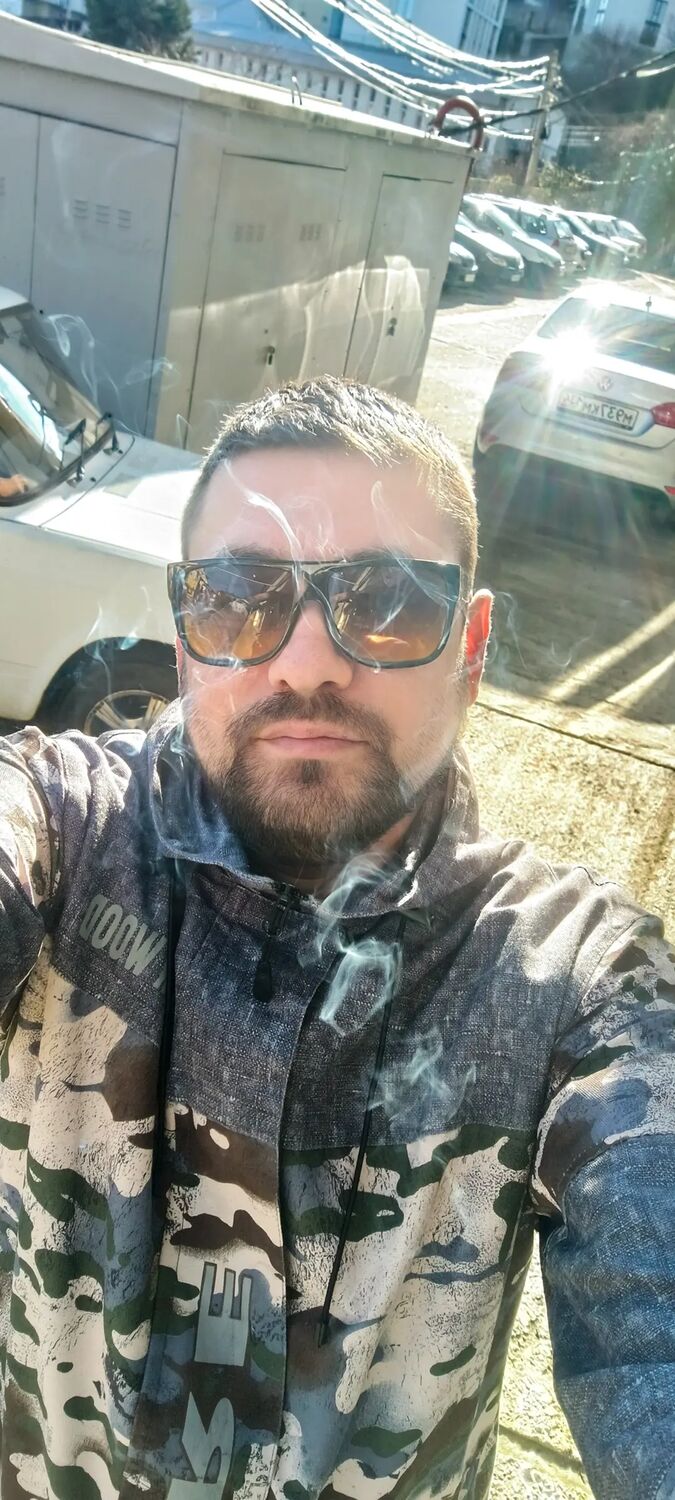  ,   Melik, 38 ,     , c 