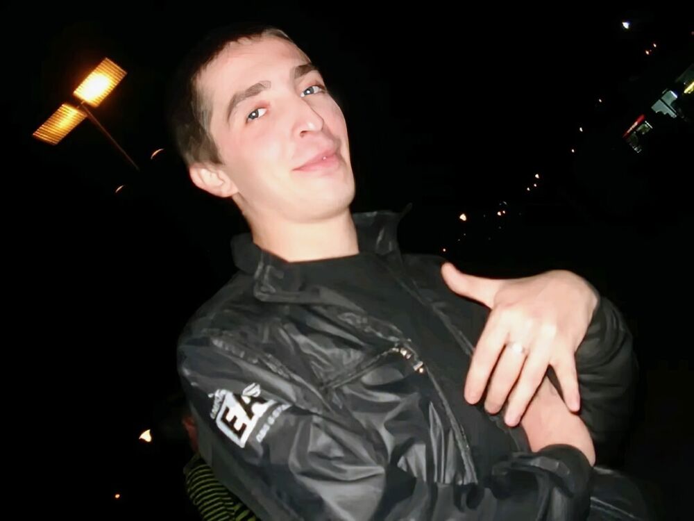  46820896  Alex, 37 ,    