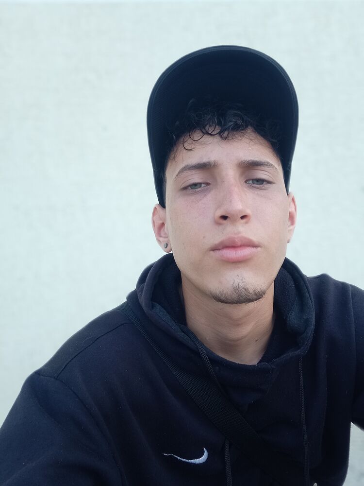  43487846  Josue, 21 ,    