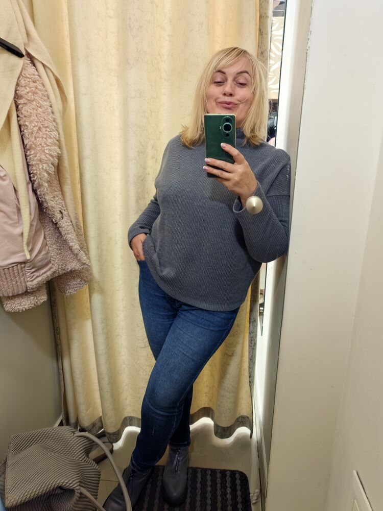  47846566  Elena, 56 ,    