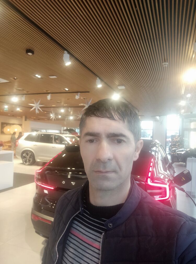  31353356  Alik, 49 ,    