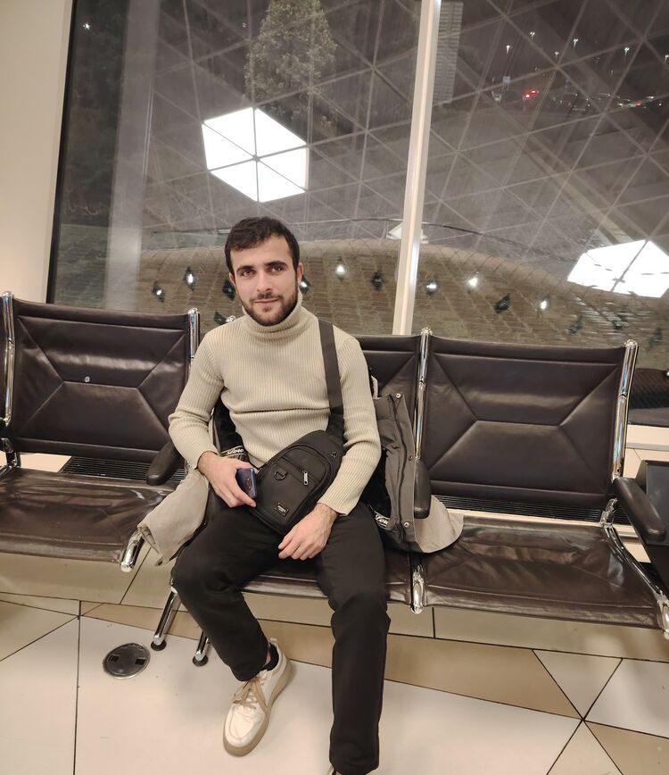  ,   Kamran, 25 ,   ,   