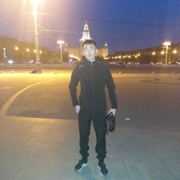  ,   Maks, 37 ,   ,   , c 