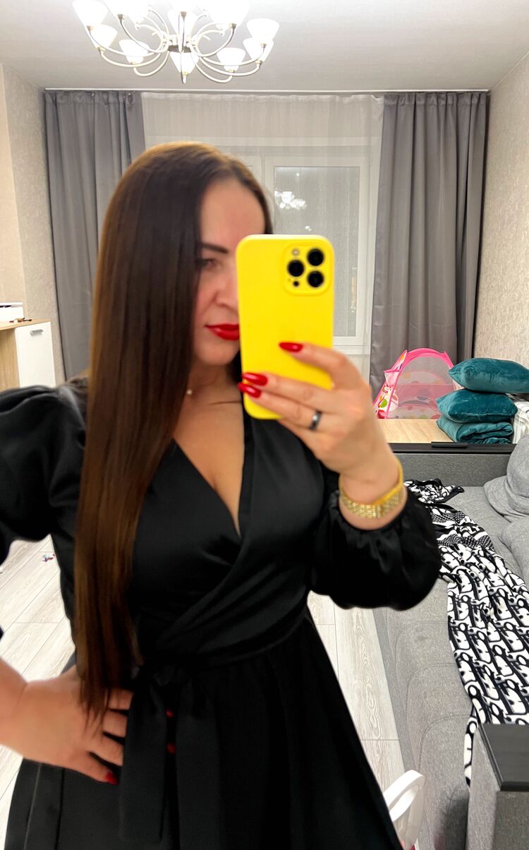  52238716  Zena, 49 ,    
