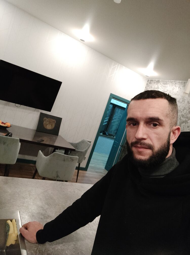  ,   Alex, 38 ,   ,   