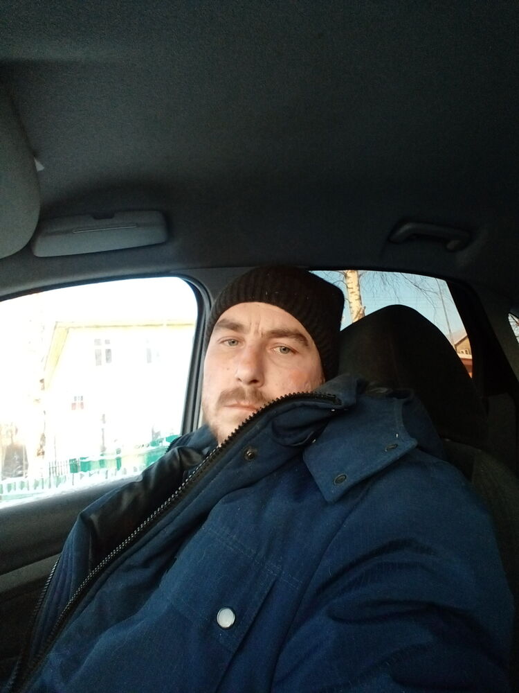  24894586  Sergei, 36 ,    