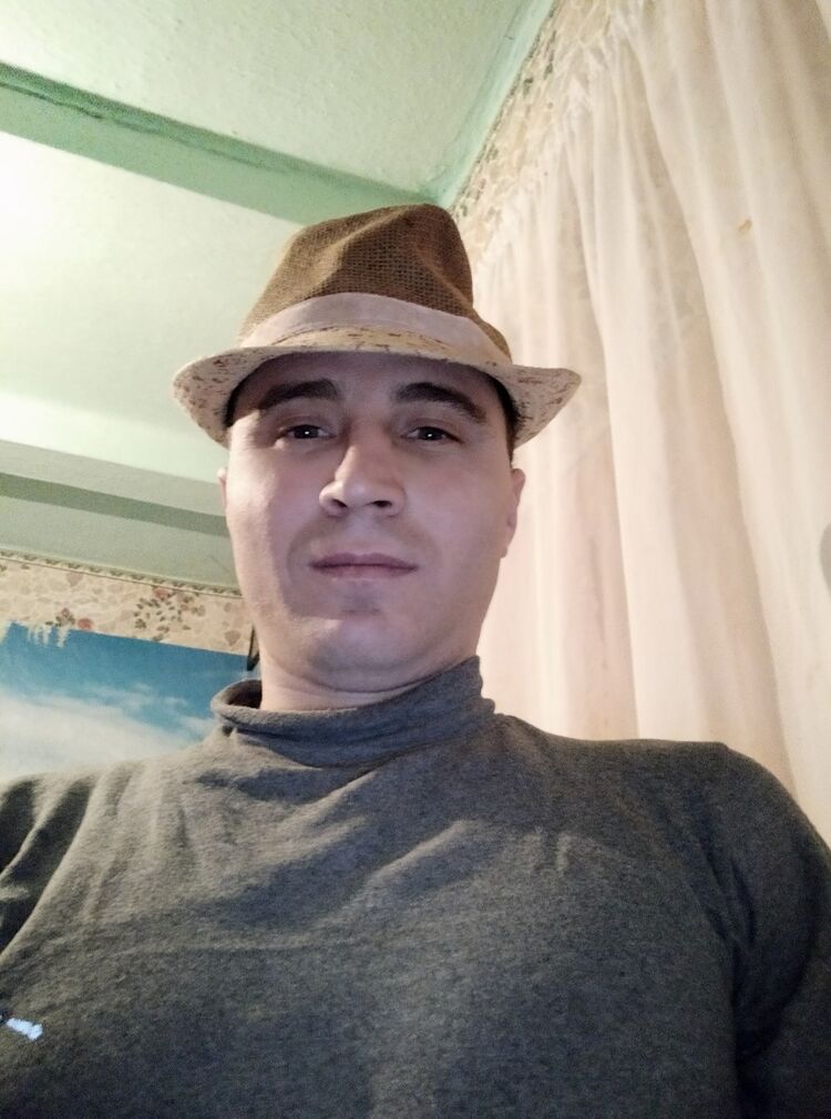  18811246  Alexandr, 38 ,    