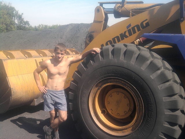  ,   Xyligan, 33 ,  