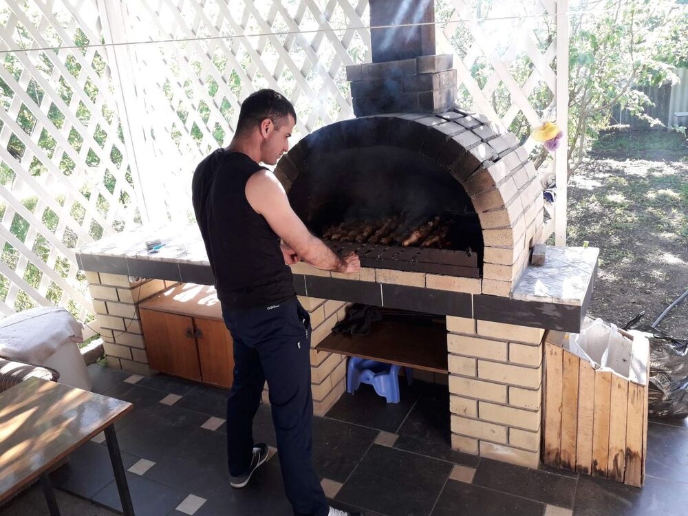  40567416  Bakhtiyor, 44 ,    