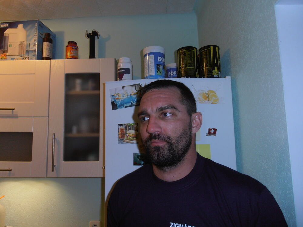 ,   Zigmar, 44 ,     , c 