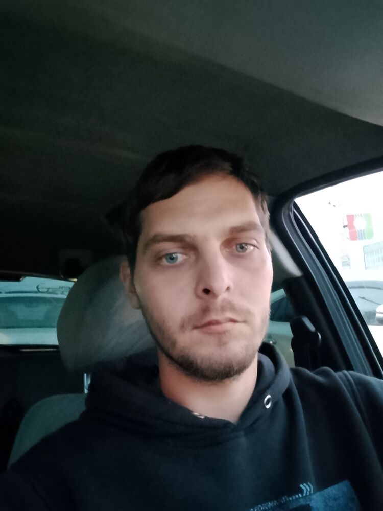  46137046  , 27 ,    